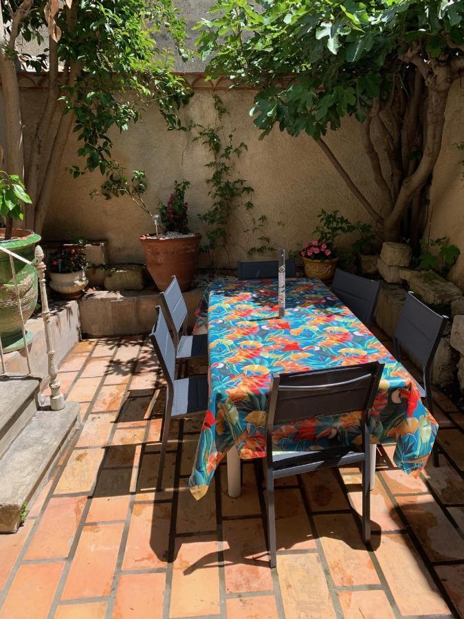 La Maison Sur La Place Aigues-Mortes Exterior photo